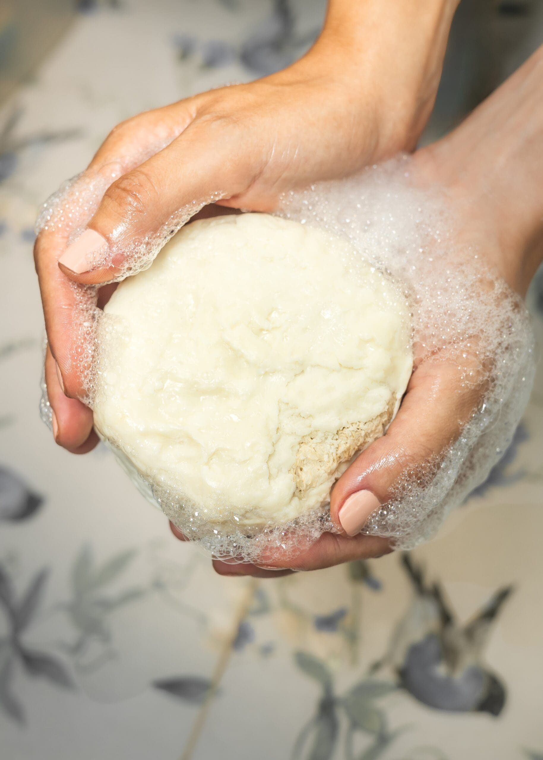 Lemongrass & Green Tea Loofah Baladi Soap 300g - Image 3